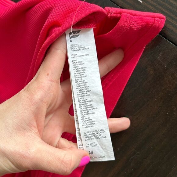 Fabletics Women’s Lipstick Red Faye Medium Impact Activewear Sports Bra II - Picture 7 of 8